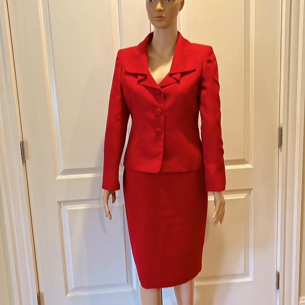Le Suit gorgeous red skirt suit